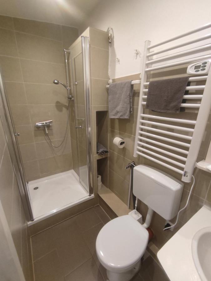 Schoenes Und Offenes Appartement Jüchen Eksteriør billede